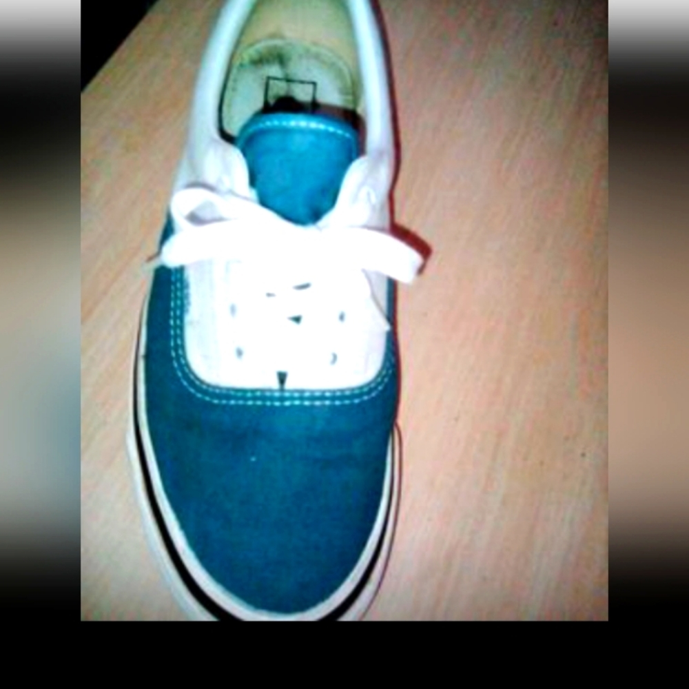 Vans - Picture 2 of 2